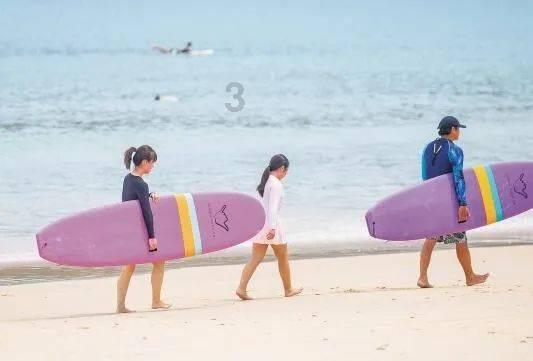 首台套全海况百千瓦气动式波浪能发电装备下水